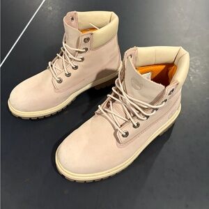 Pink women’s timberland boots size 6 great condition RARE
